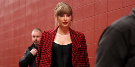 versace chekered|Taylor Swift Elevates Her Game.